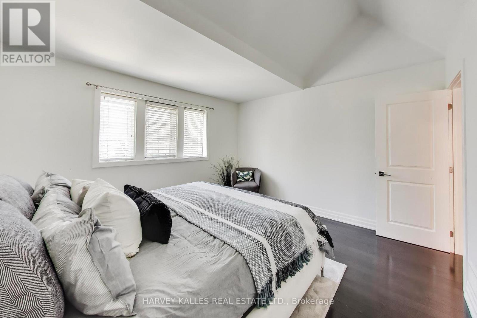 318 SUMACH STREET - Image 17