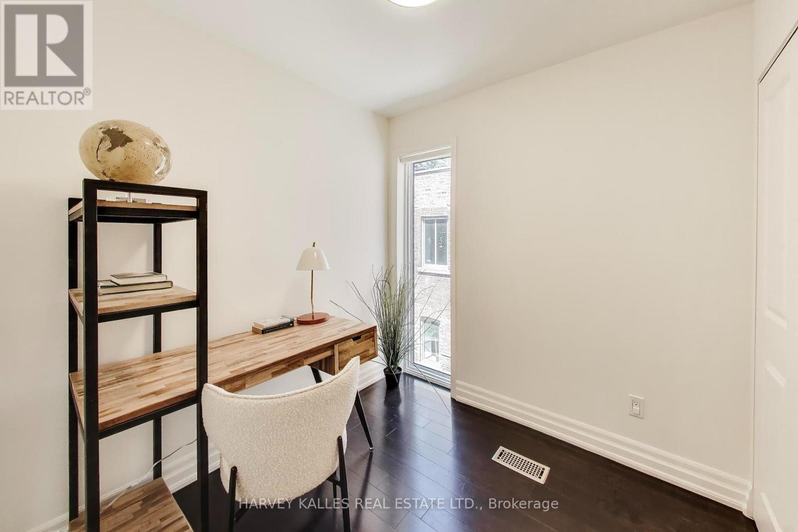 318 SUMACH STREET - Image 20