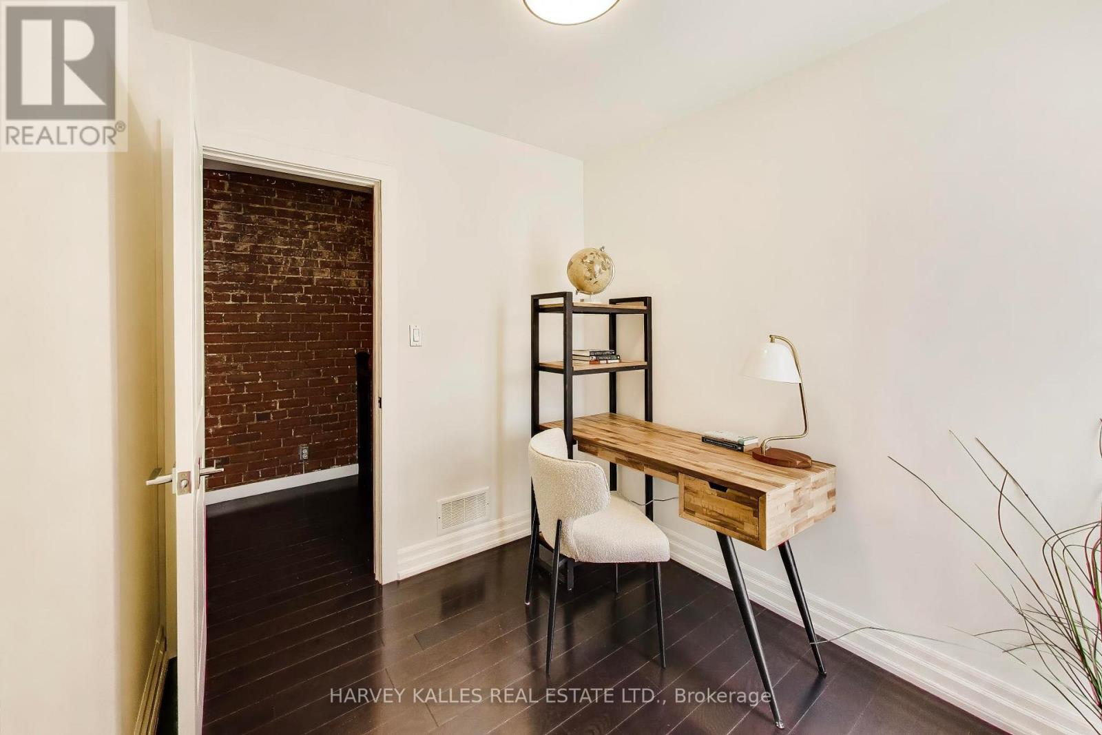 318 SUMACH STREET - Image 21