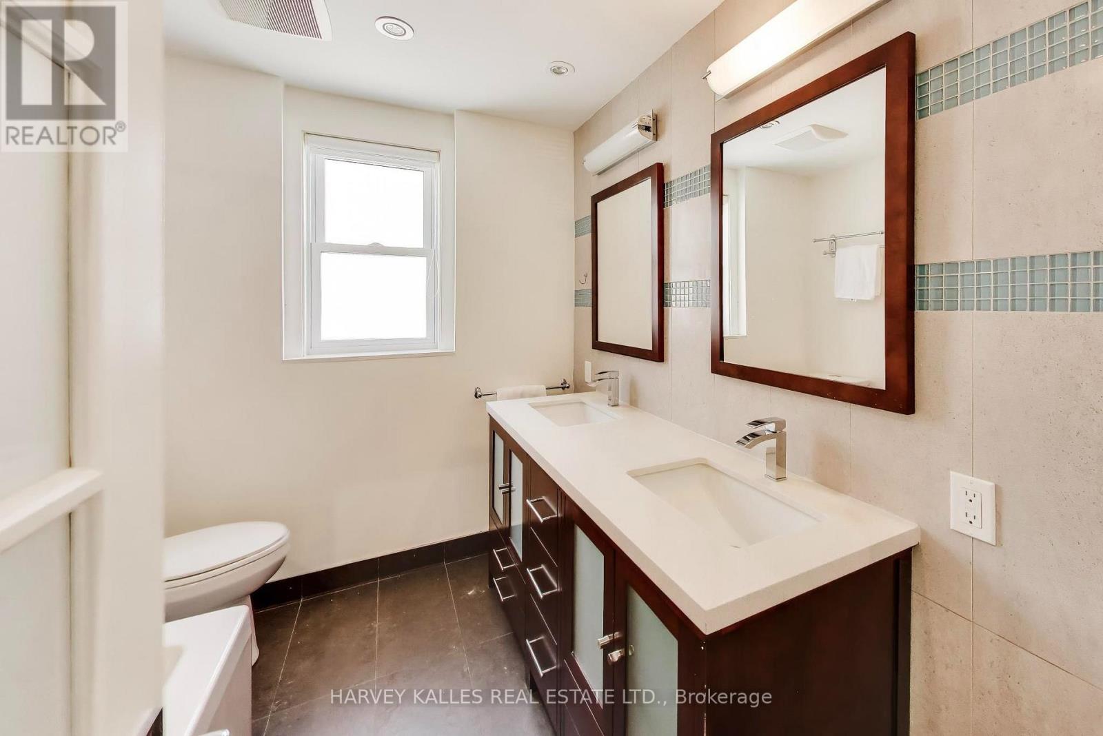 318 SUMACH STREET - Image 22