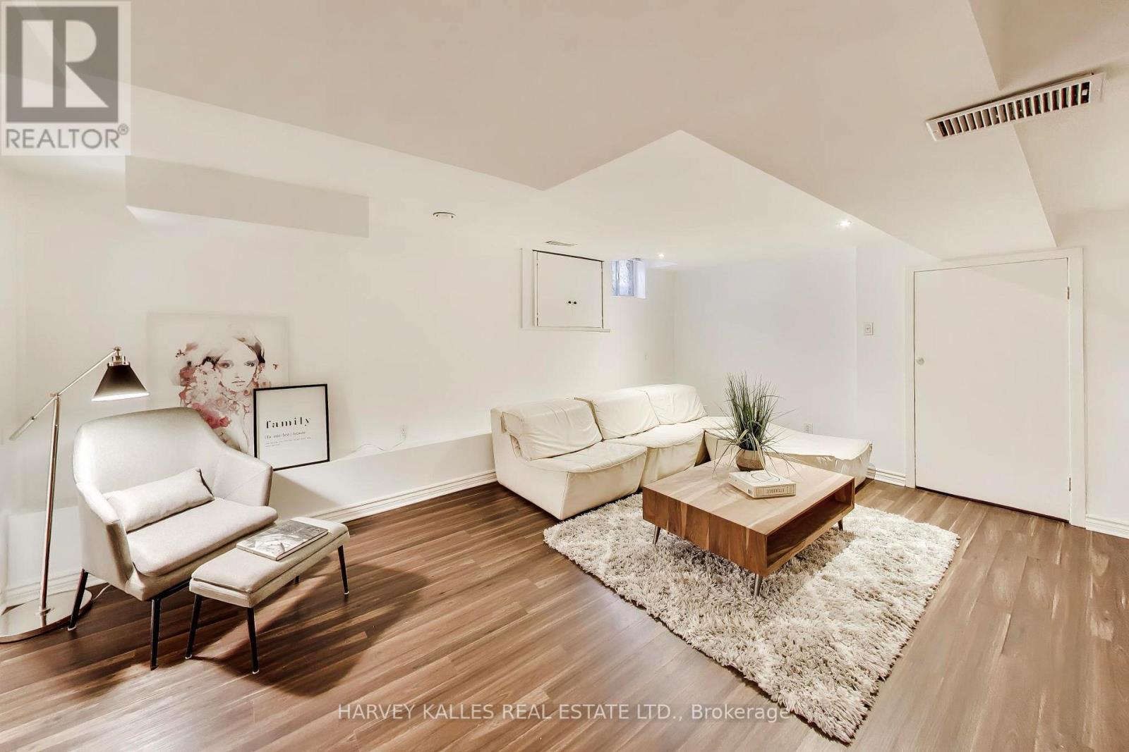 318 SUMACH STREET - Image 24