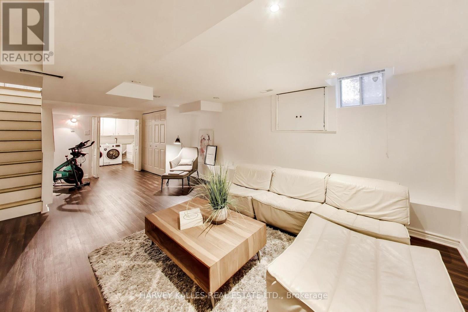 318 SUMACH STREET - Image 25