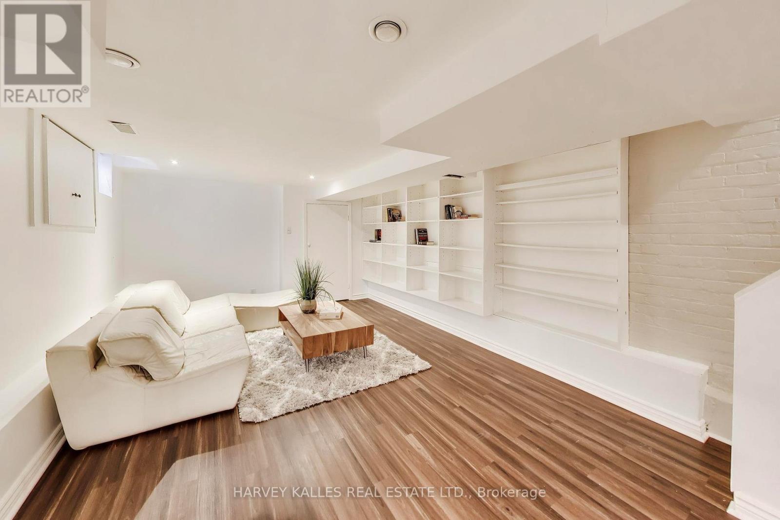 318 SUMACH STREET - Image 26