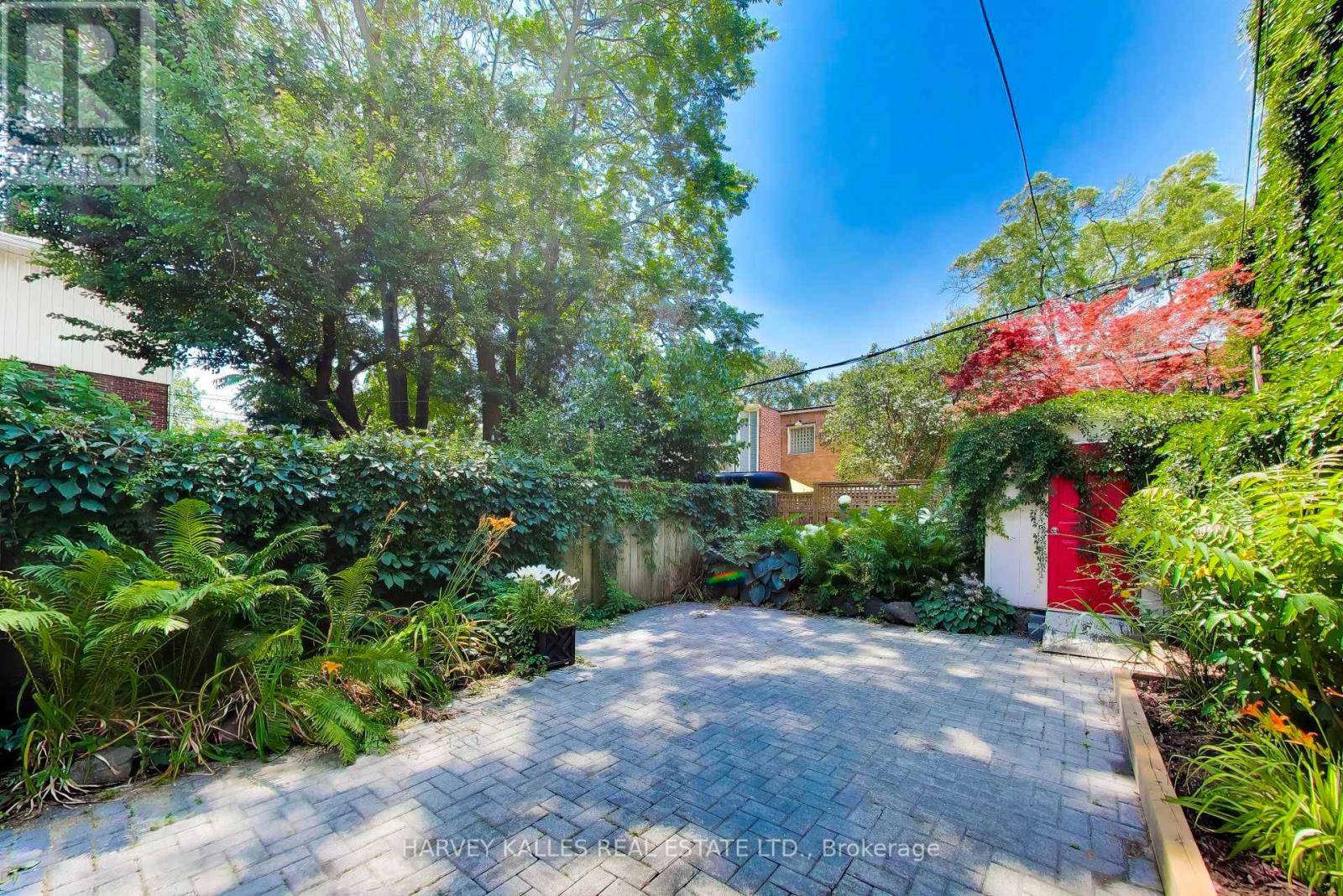 318 SUMACH STREET - Image 30
