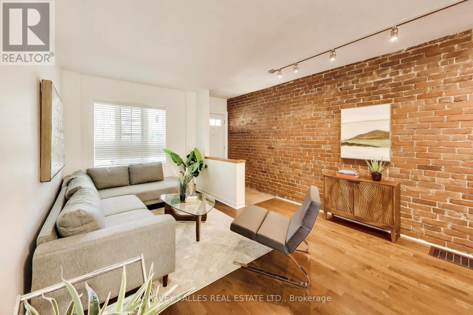 318 SUMACH STREET - Image 7