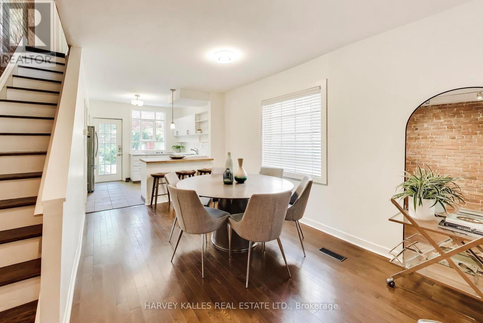 318 SUMACH STREET - Image 8