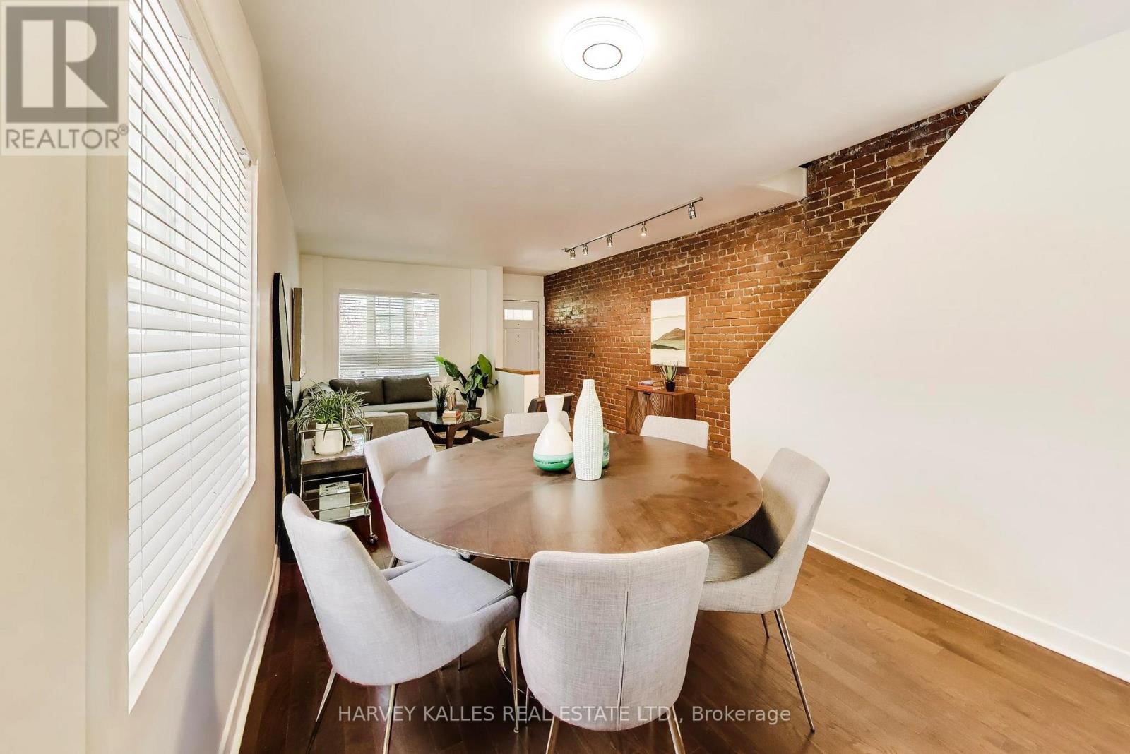 318 SUMACH STREET - Image 9