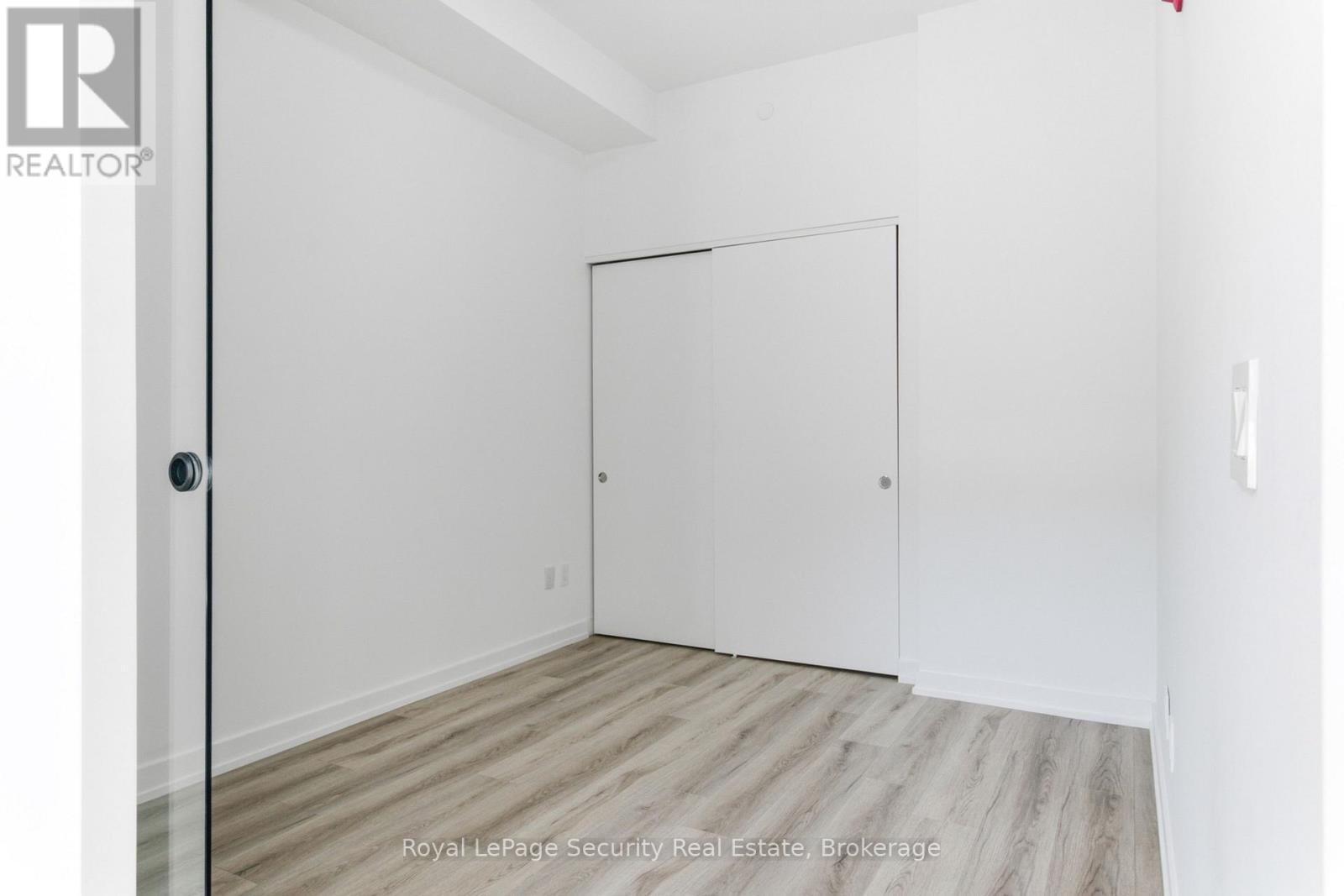 #104 722 MARLEE AVENUE - 31