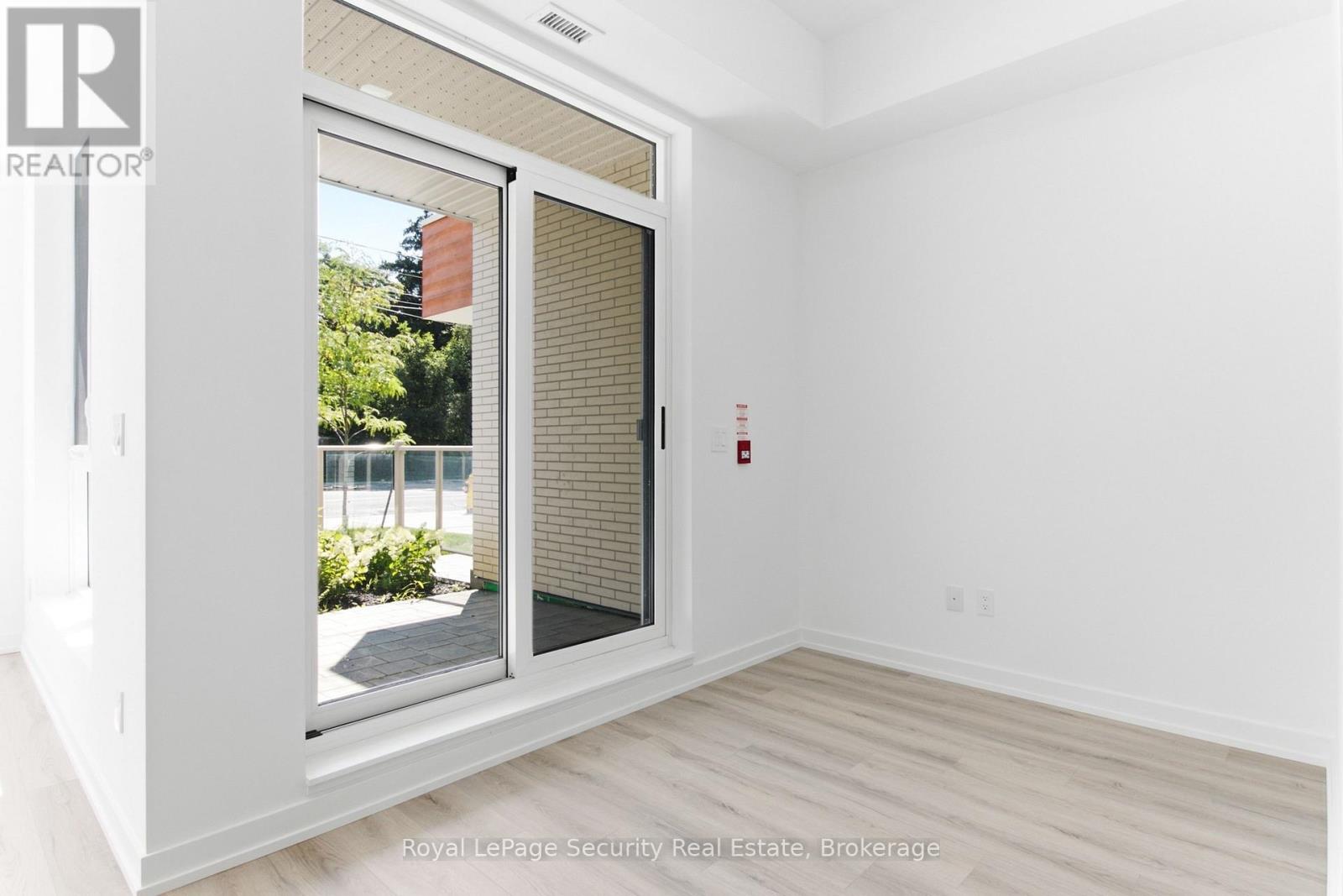 #104 722 MARLEE AVENUE - 28