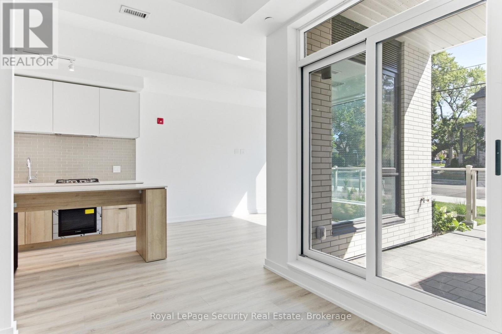 #104 722 MARLEE AVENUE - 29