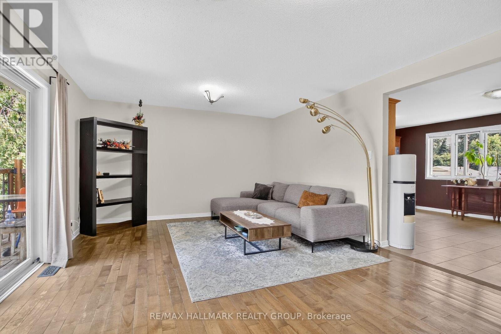 3606 MCBEAN STREET - Image 9
