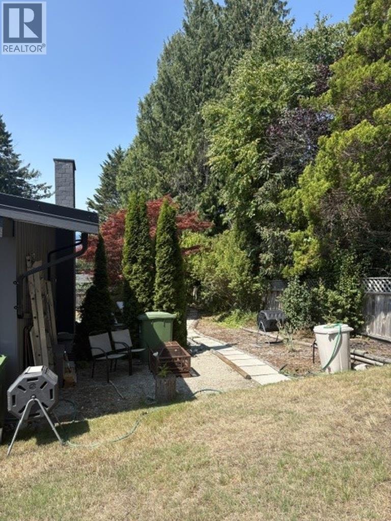 5350 BENNER ROAD, Sechelt
