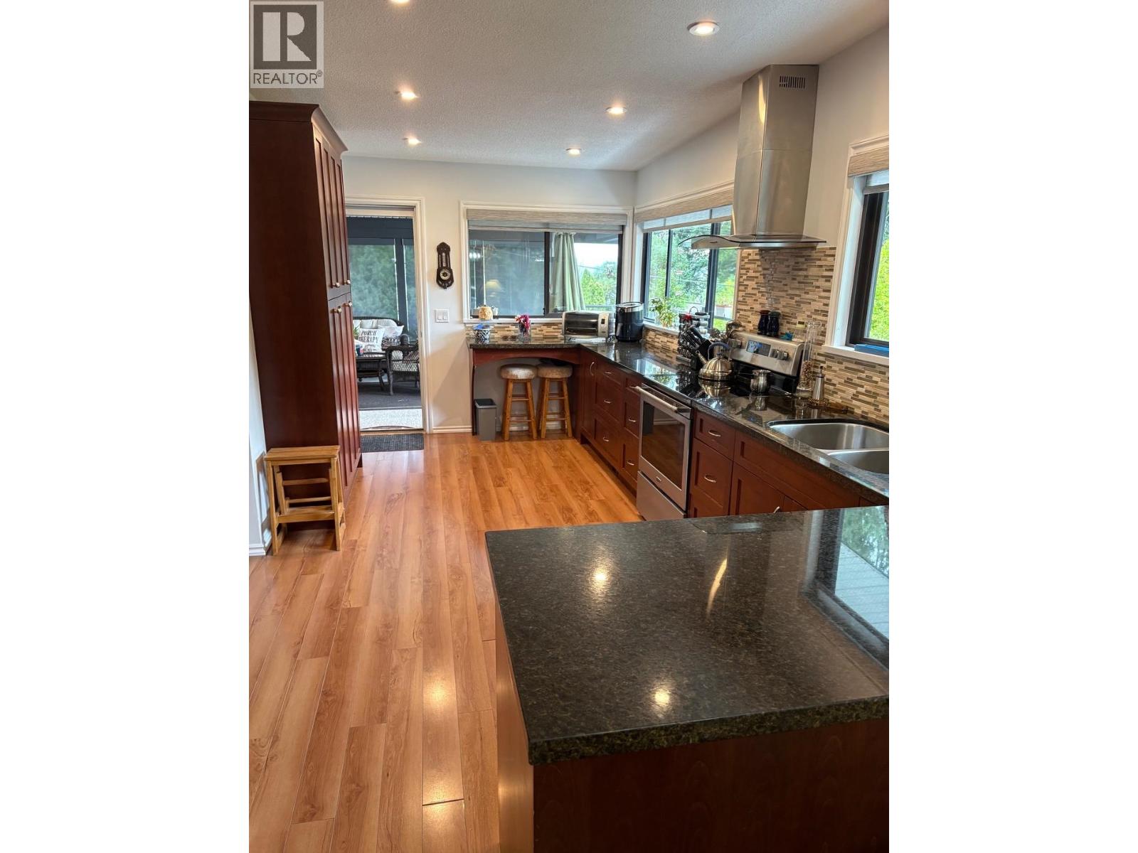 5350 BENNER ROAD, Sechelt