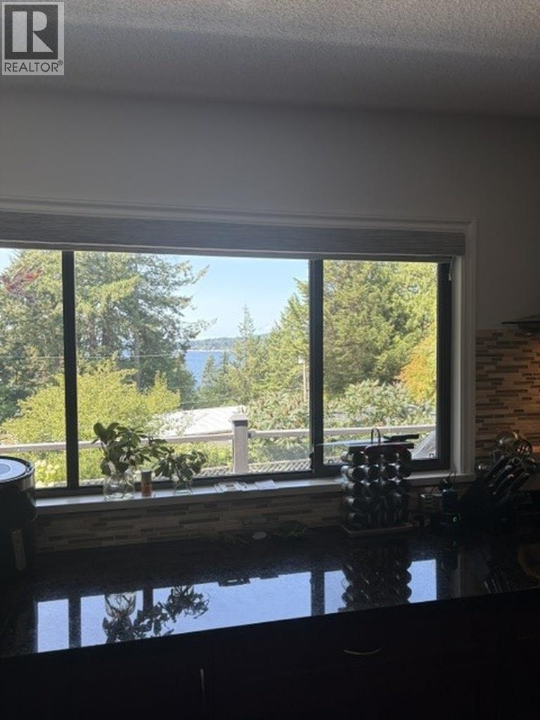 5350 BENNER ROAD, Sechelt