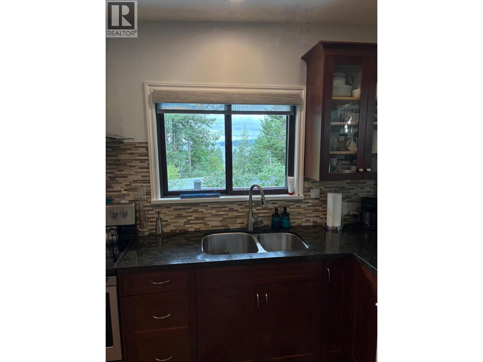 5350 BENNER ROAD, Sechelt