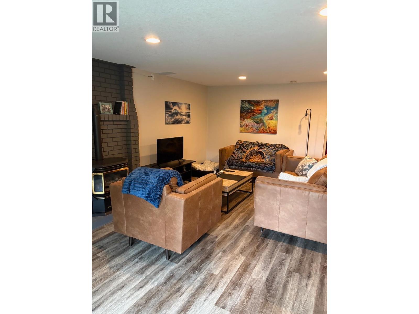 5350 BENNER ROAD, Sechelt
