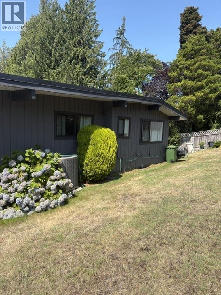 5350 BENNER ROAD, Sechelt