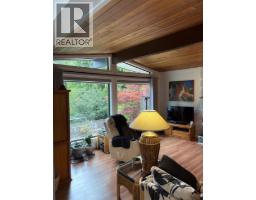 5350 Benner Road, Sechelt, BC V7Z0G7 Photo 8