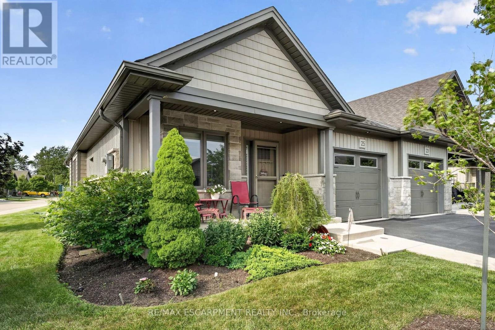 25 RICHARD CRESCENT - 1