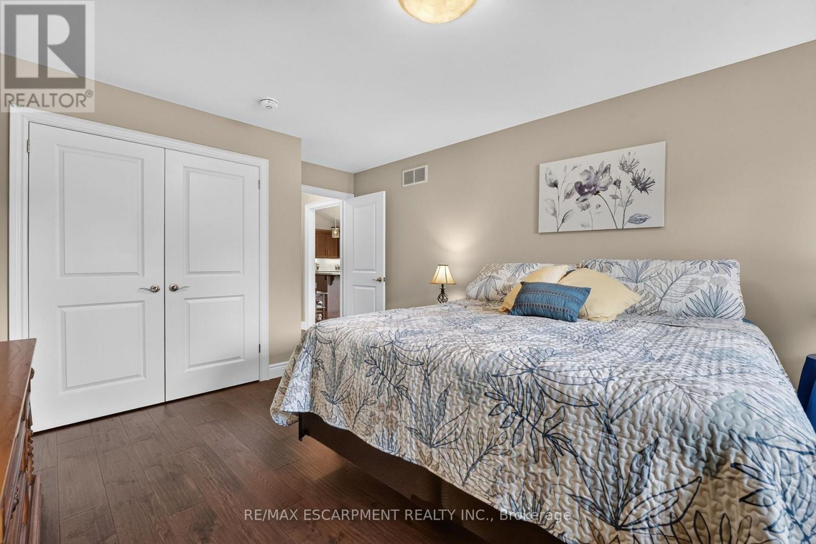 25 RICHARD CRESCENT - 16