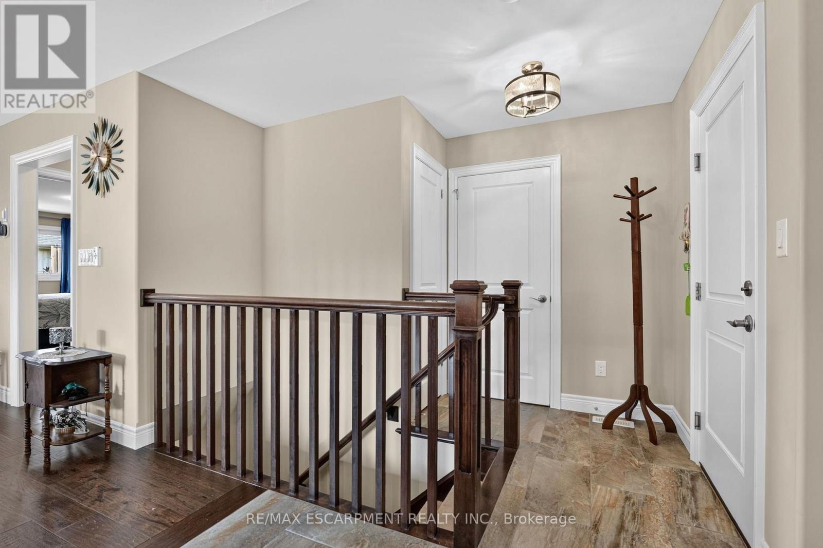 25 RICHARD CRESCENT - 21
