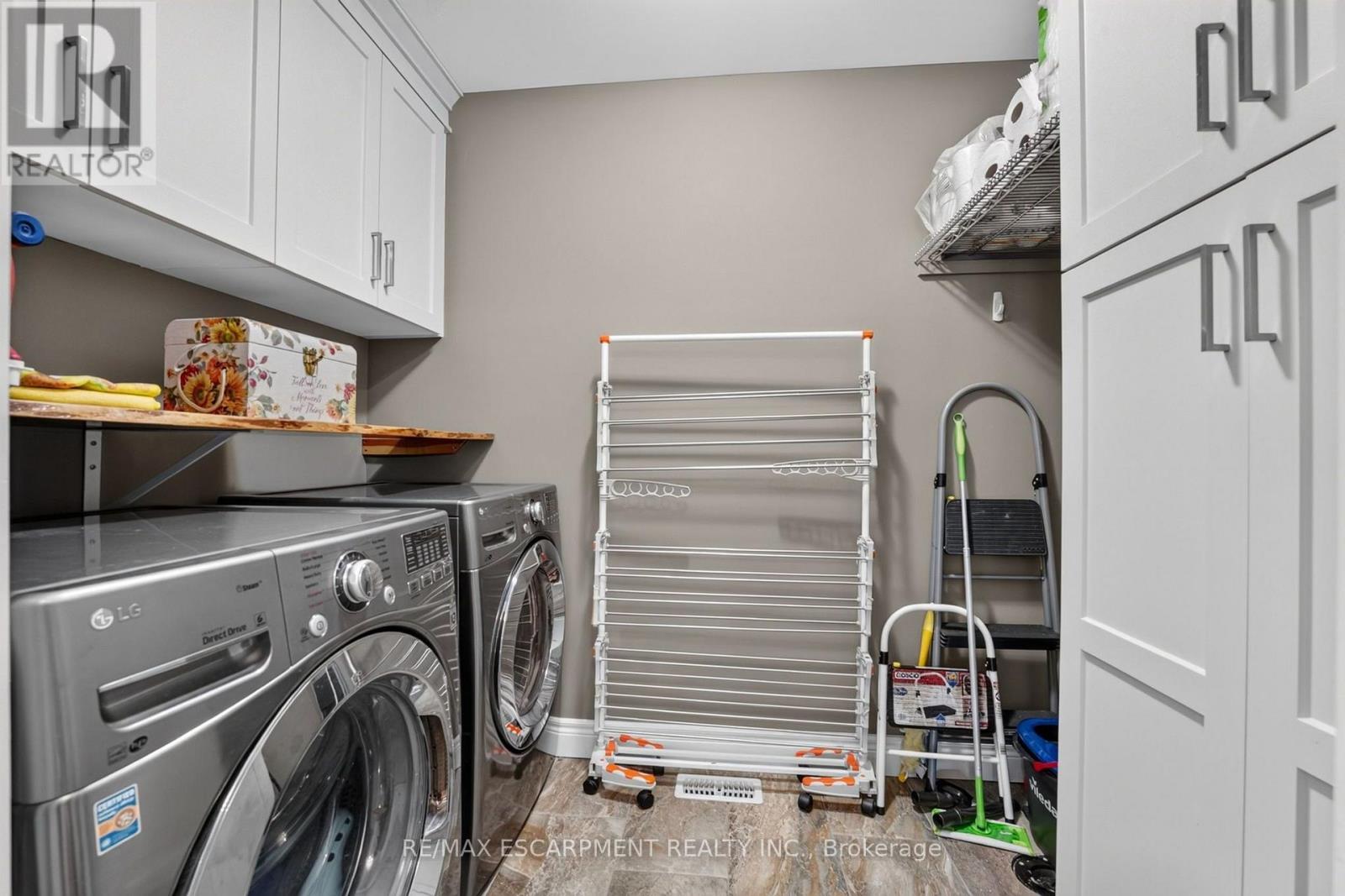25 RICHARD CRESCENT - 22