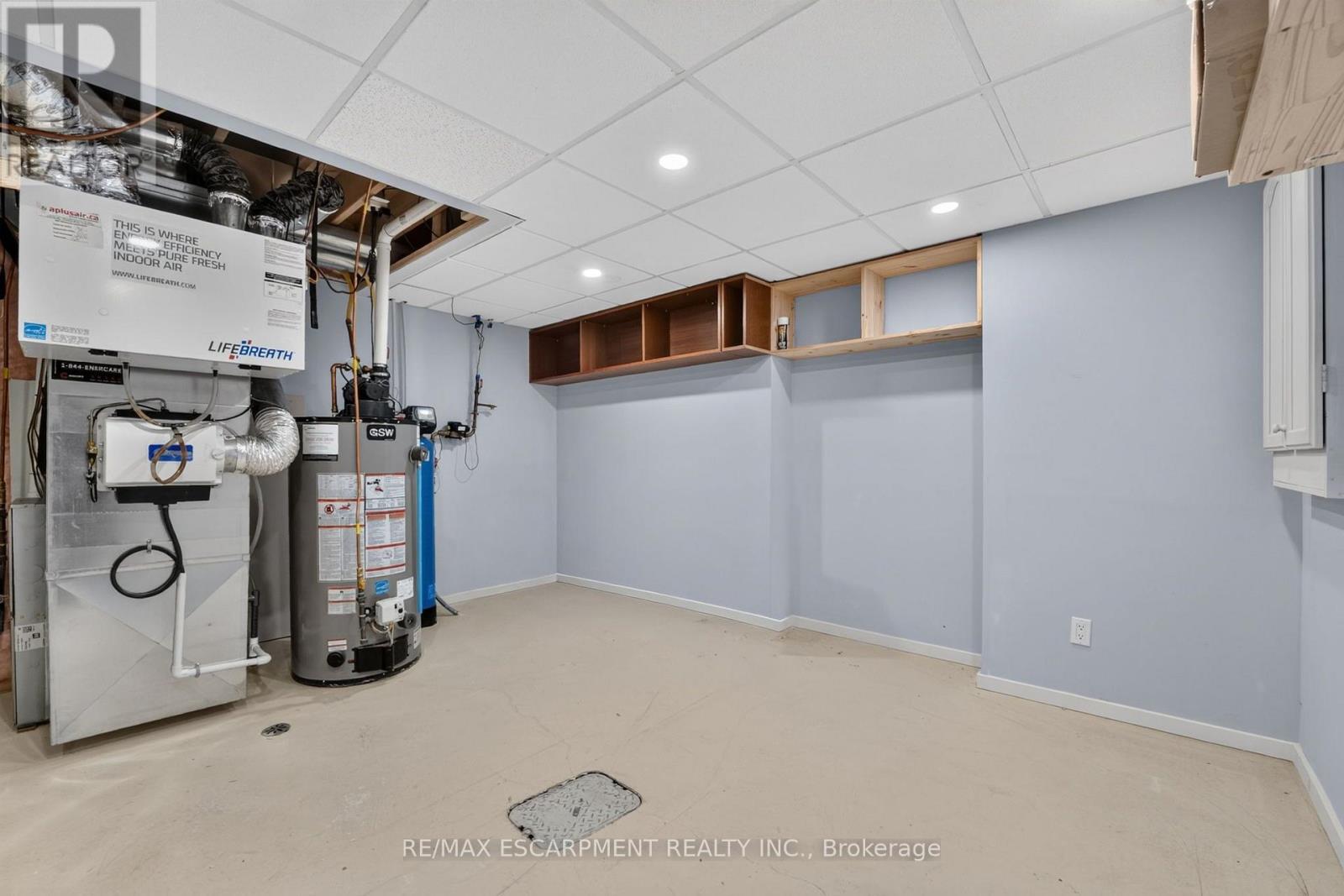 25 RICHARD CRESCENT - 32