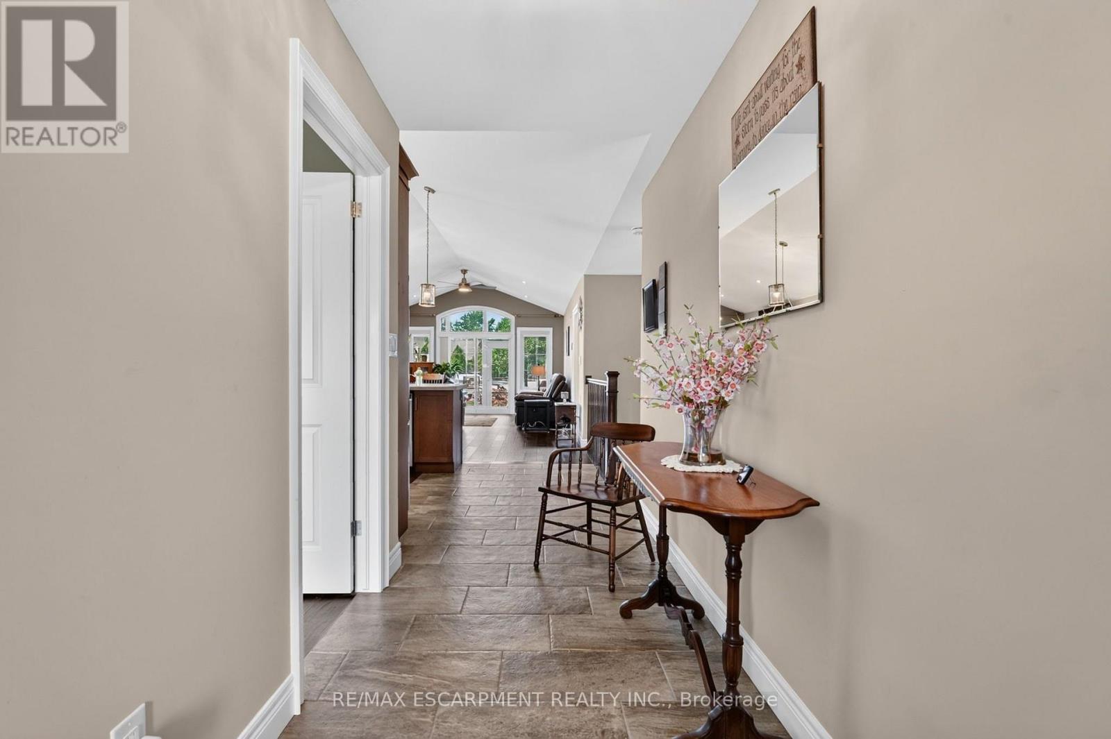 25 RICHARD CRESCENT - 5