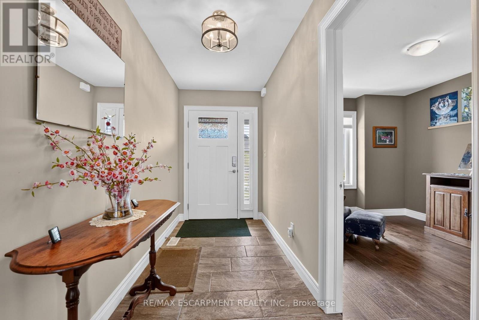 25 RICHARD CRESCENT - 6