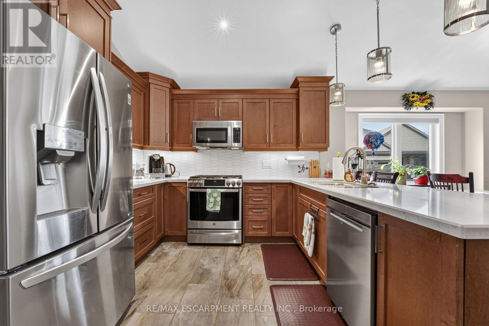 25 RICHARD CRESCENT - 8