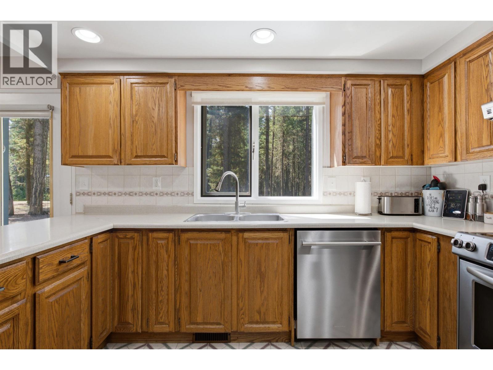 3228 DAVISON ROAD - 16
