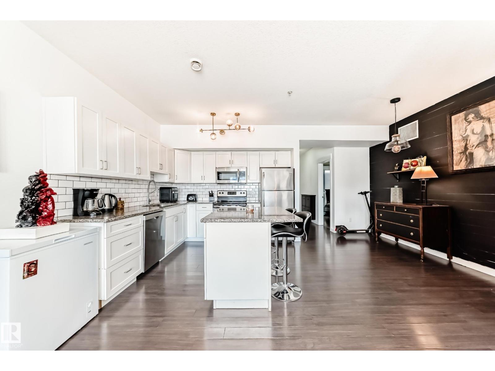 #316 10518 113 ST NW - 5