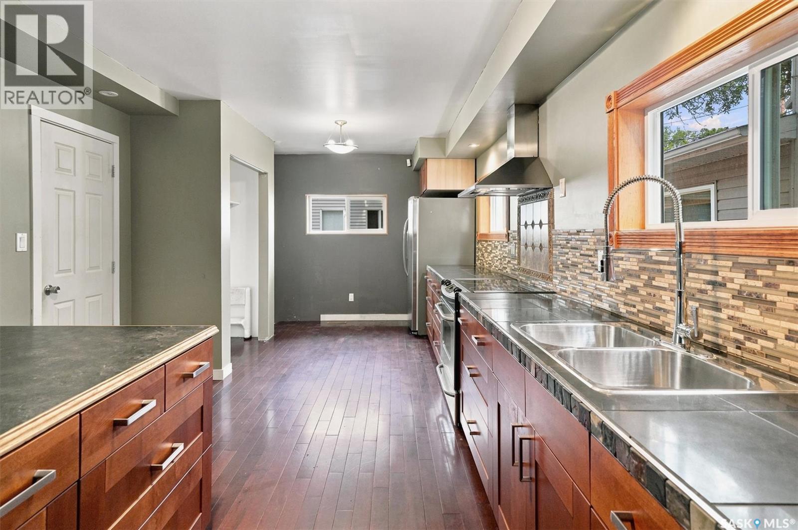 406 27th STREET W - 14