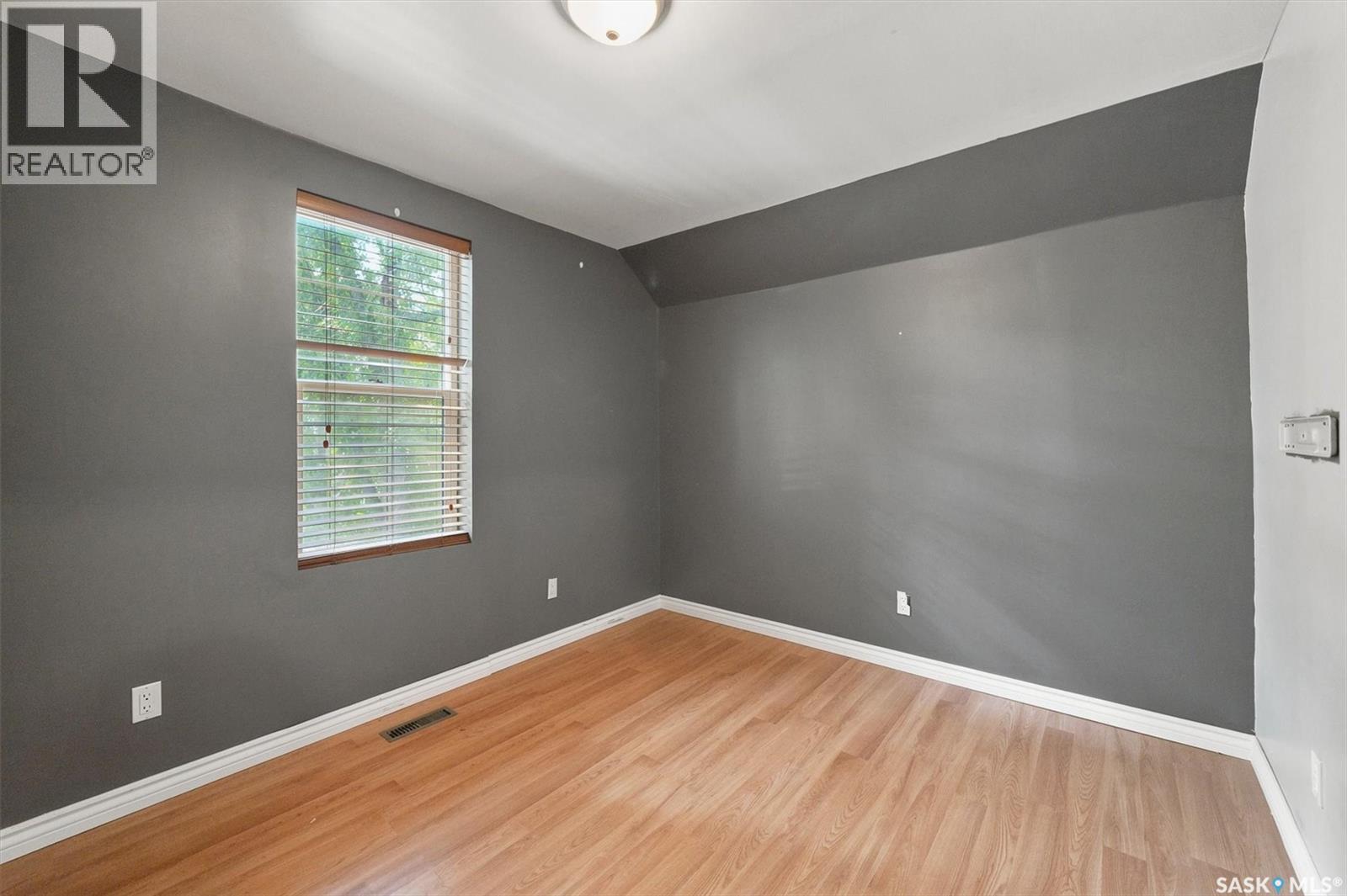 406 27th STREET W - 27