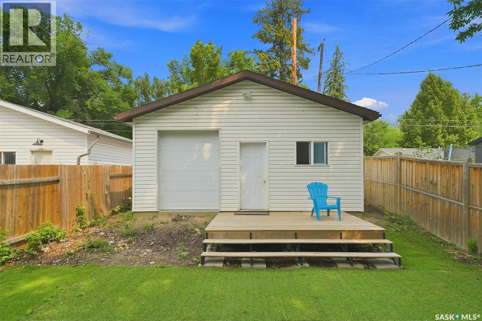 406 27th STREET W - 6