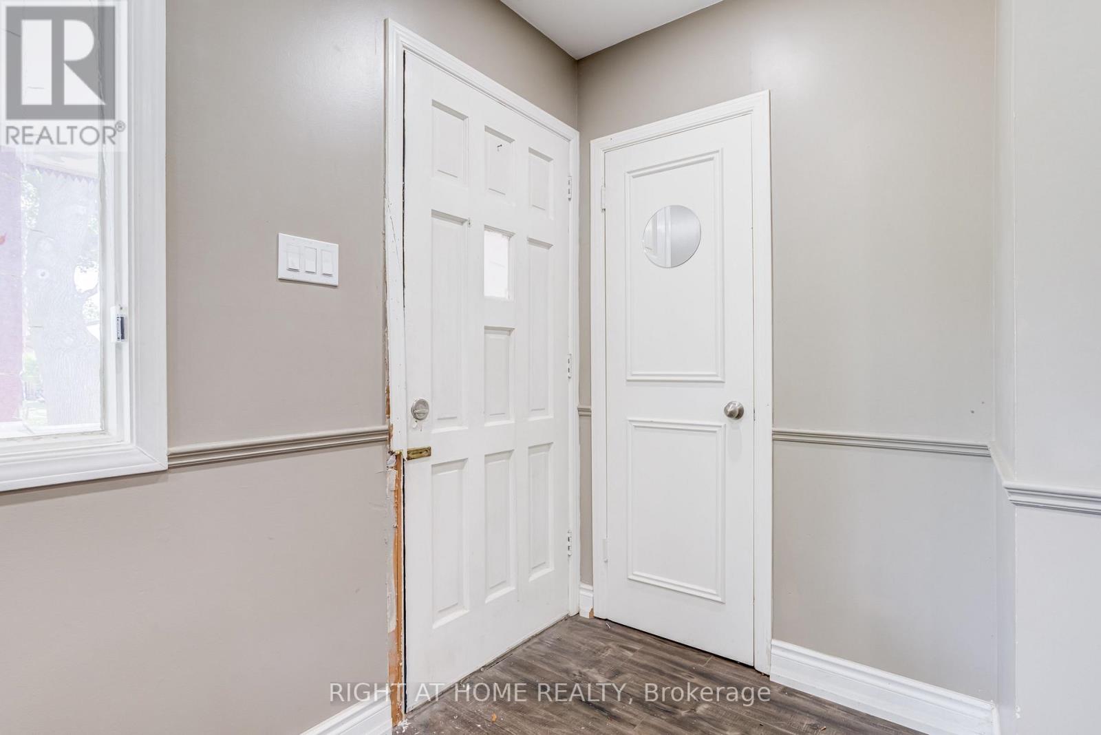 17 TOULON CRESCENT - 5