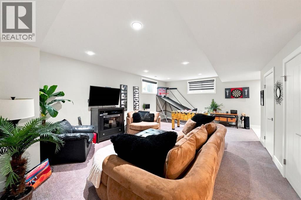 Listing photo – 200 Vancouver Crescent, Red Deer