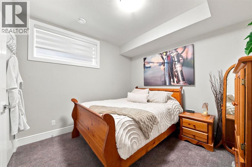 Listing photo – 200 Vancouver Crescent, Red Deer