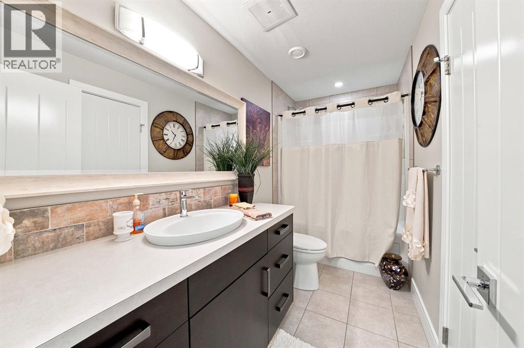 Listing photo – 200 Vancouver Crescent, Red Deer