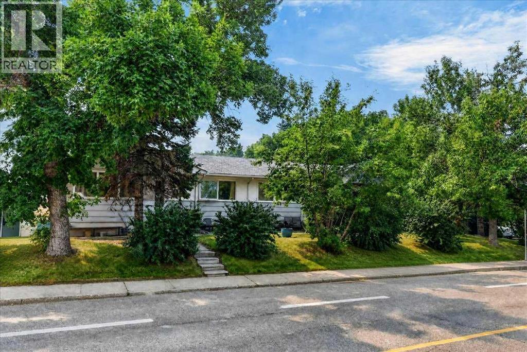 1907 14 Avenue NE