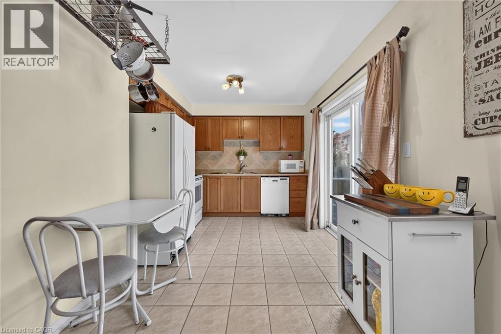 #44 24 KENYON Crescent - 17