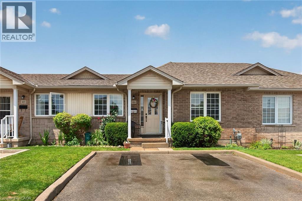 #44 24 KENYON Crescent - 3