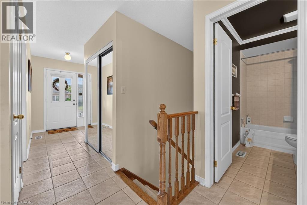 #44 24 KENYON Crescent - 9