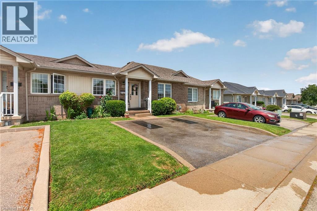 #44 24 KENYON Crescent - 2