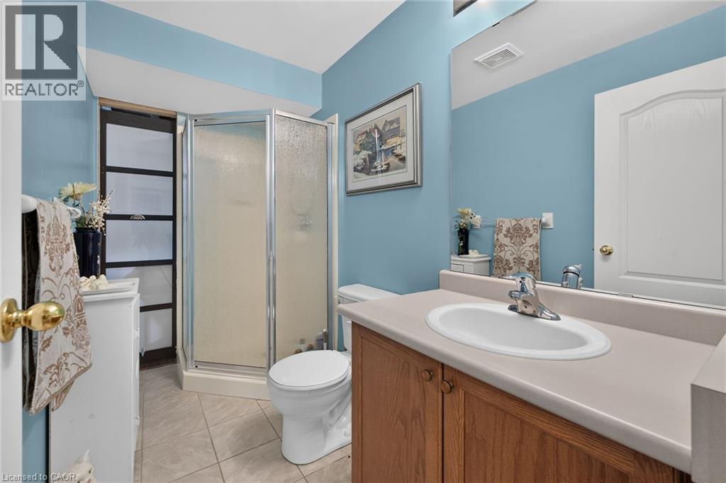 #44 24 KENYON Crescent - 34