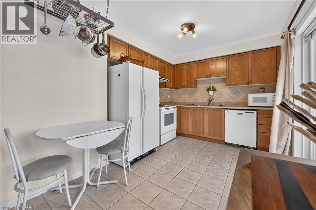 #44 24 KENYON Crescent - 19