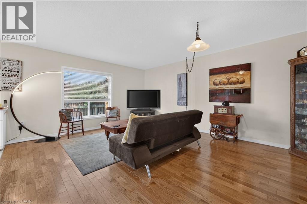 #44 24 KENYON Crescent - 10