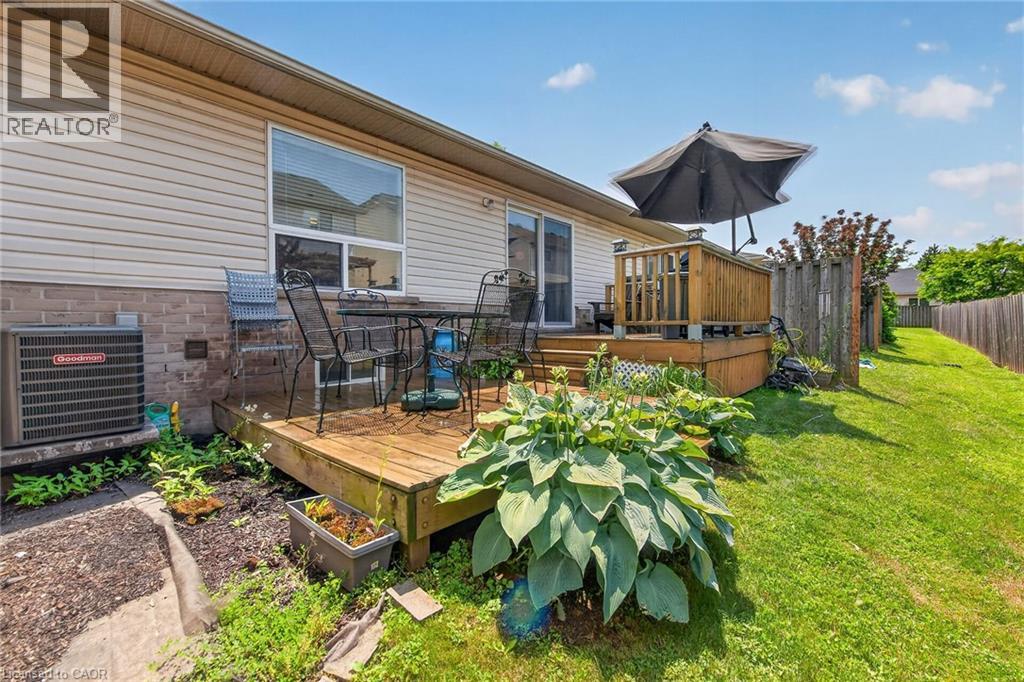 #44 24 KENYON Crescent - 40