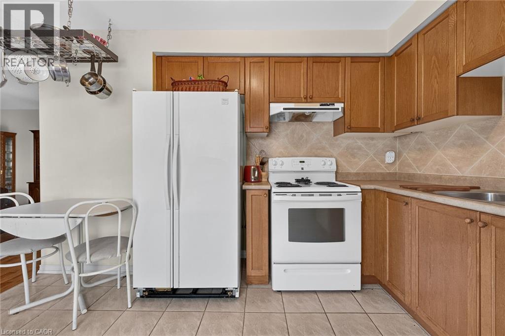 #44 24 KENYON Crescent - 21