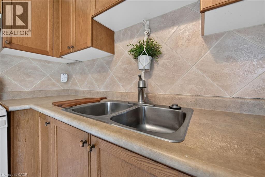 #44 24 KENYON Crescent - 20
